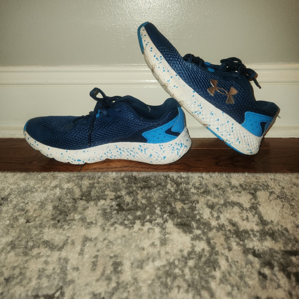 6 youth under armour shoes